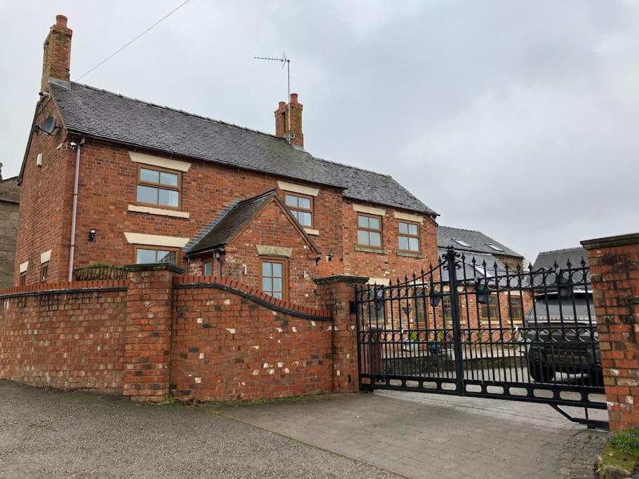 Woodbine Cottage-Part Of Alton Cottages Exteriér fotografie